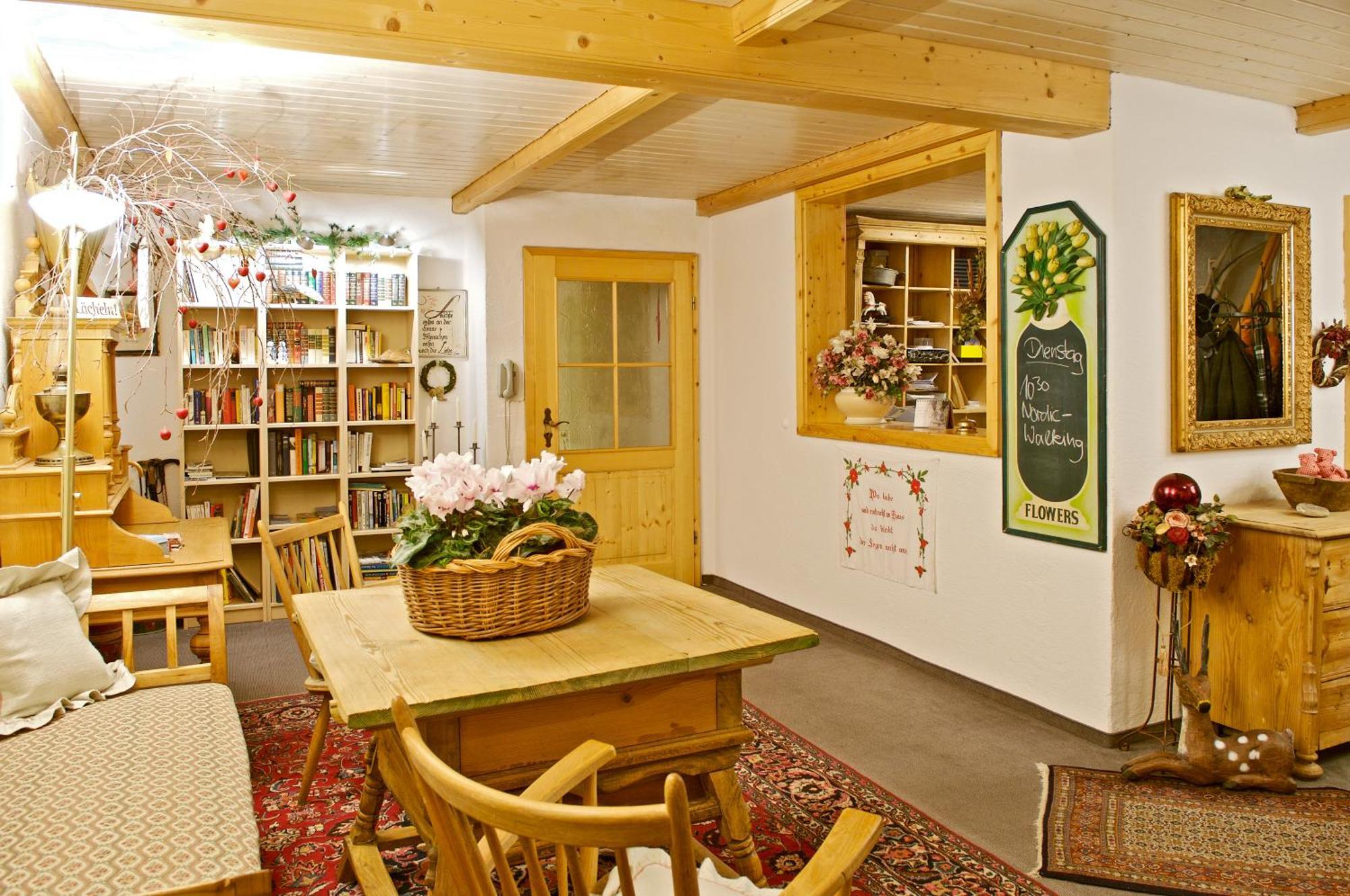 Landhotel Herzberger Garni Zimmer & Ferienwohnungen Scheidegg Exterior foto